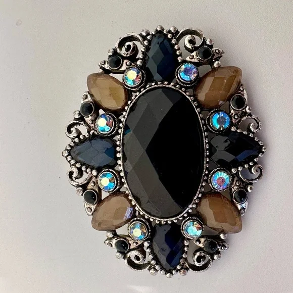 Elegant Vintage, Black and Brown Brooch with Silver Accents 3” x 2” - Picture 1 of 2